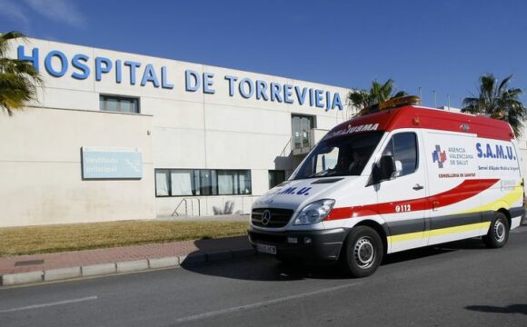 EL GOBIERNO VALENCIANO VA A DESPEDIR A 30 PROFESIONALES DE LABORATORIO DEL HOSPITAL DE TORREVIEJA